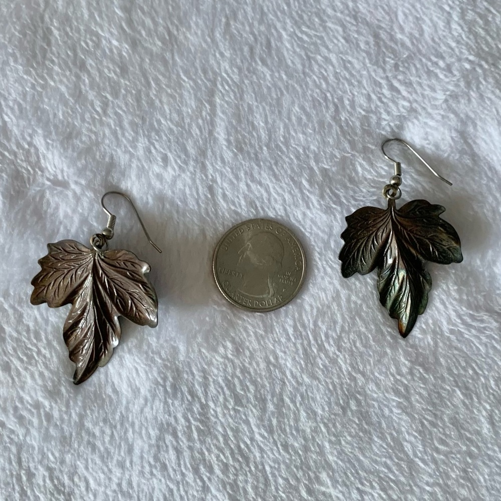 Handmade leaf earrings - Picture 3 of 3